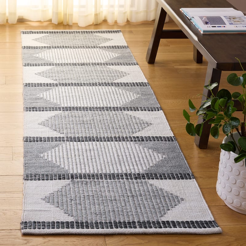 SAFAVIEH Handmade Kilim Ozlem Boho Rug