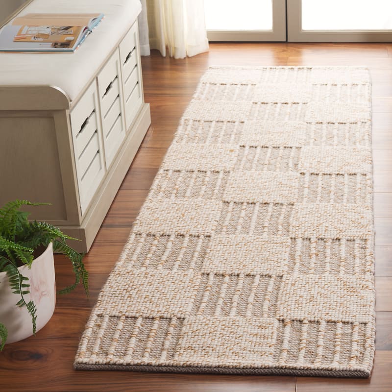 SAFAVIEH Hand-Loomed Natura Verginija Transitional Wool Rug