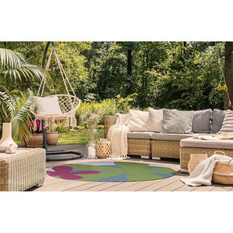 Bold Flowers Modern & Contemporary Chenille Area Rug