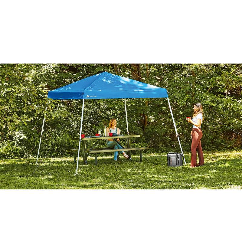 Outdoor pop-up tent