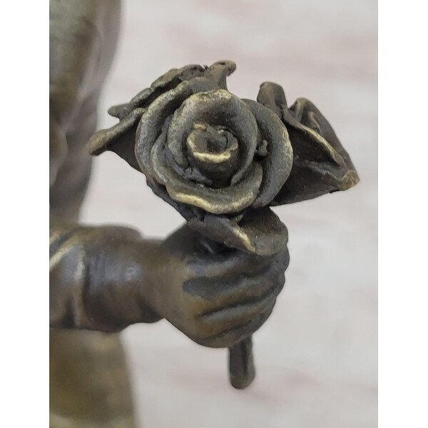 FLOWER BOMBER BRONZE STATUE ♯2 Sculpture, naar het idee van Banksy - flower bomber - 28 cm