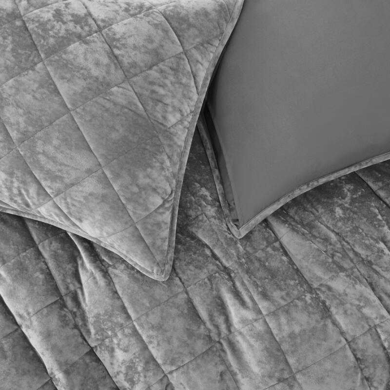 Beaute Living Diamond Velvet 3 Piece Quilt Set