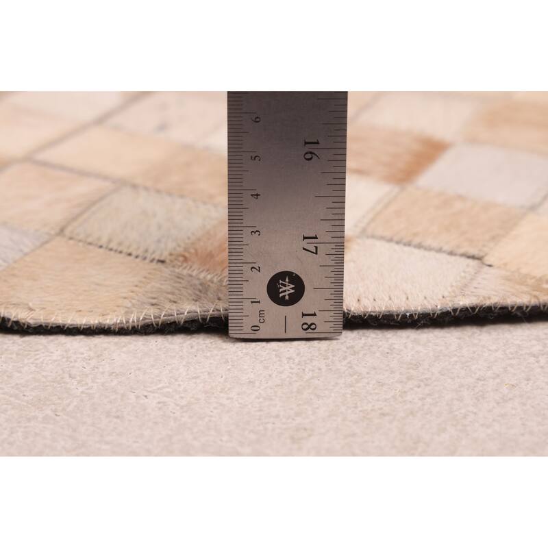 ECARPETGALLERY Handmade Cowhide Patchwork Beige, Tan Leather Rug - 7' x 7'