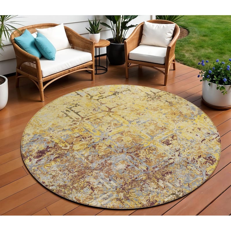 HomeRoots Geometric Transitional Rectangle Outdoor Rug - 8' Round