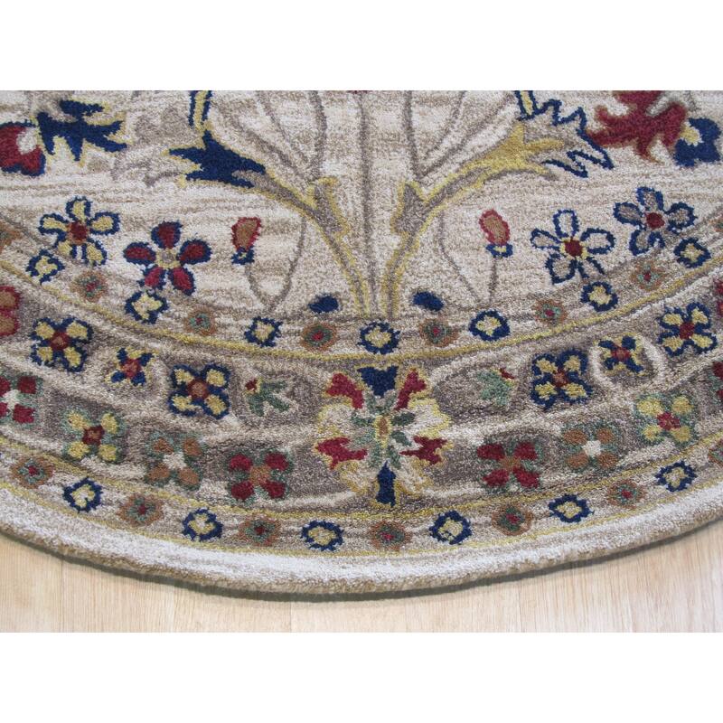 Ivory Traditional Oriental Morris Area Rug - Elegant and Timeless Design - 4' Round