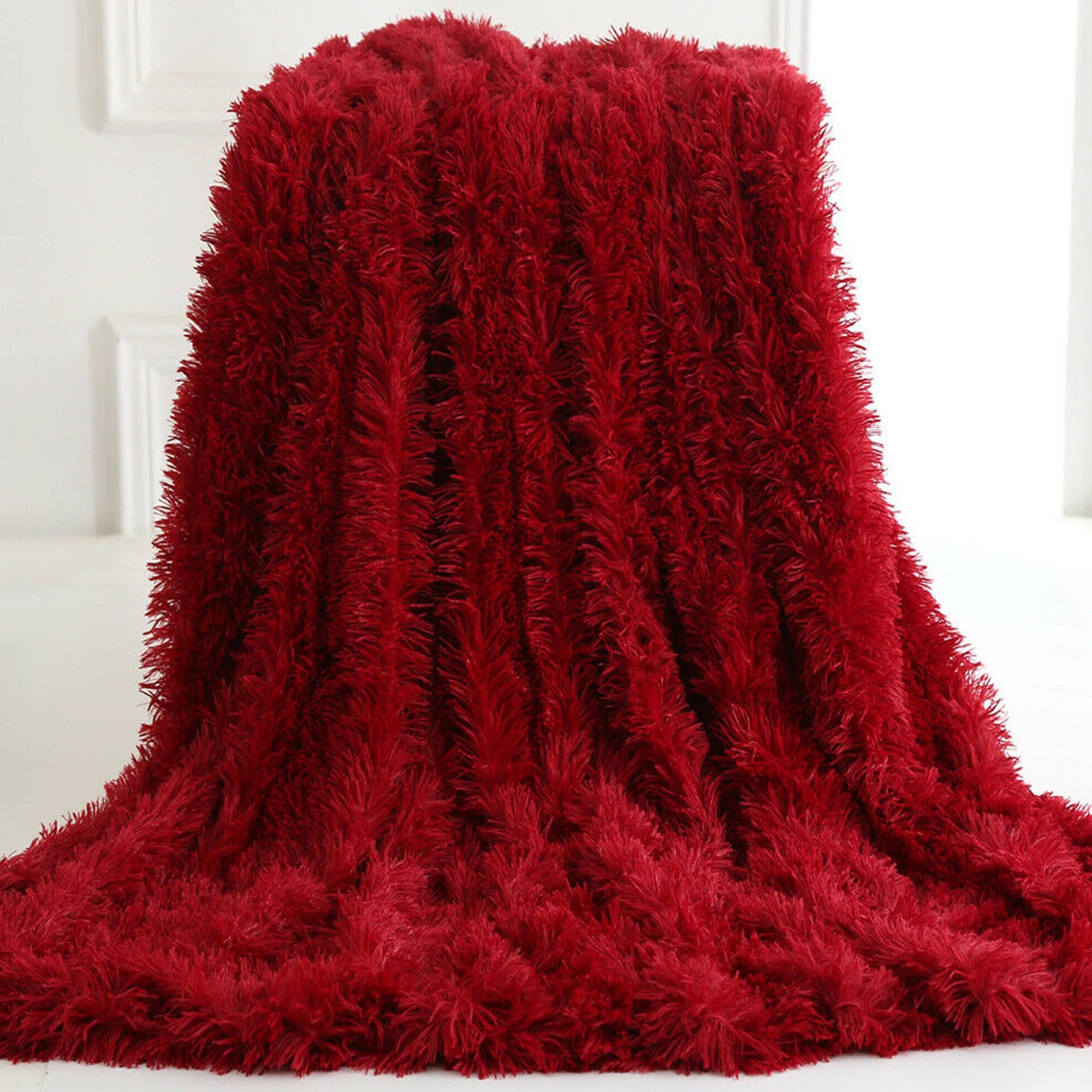 Plush Faux Fur Throw Blanket Reversible Purple - Bed Bath & Beyond -  33503596