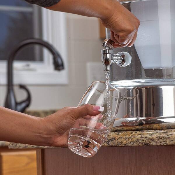 ZeroWater 40 Cup Ready-Pour Glass Dispenser with 2 Extra Filters - White -  Bed Bath & Beyond - 24261350