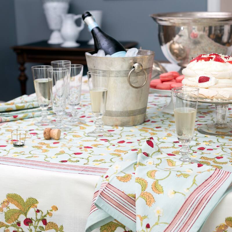 Strawberry Blue Tablecloth 59x86