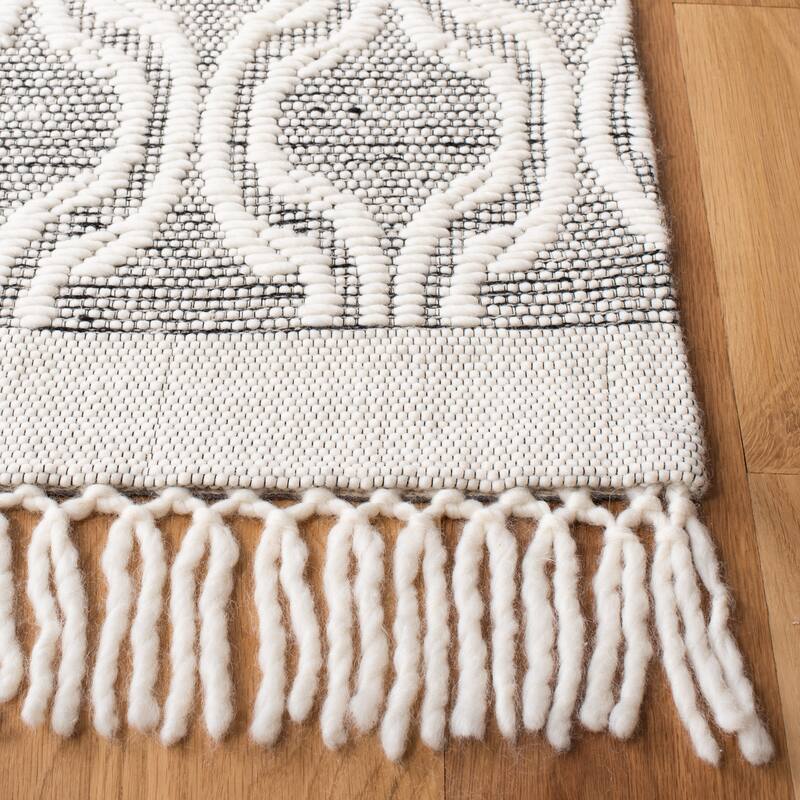 SAFAVIEH Handmade Vermont Tamika New Zealand Wool Rug