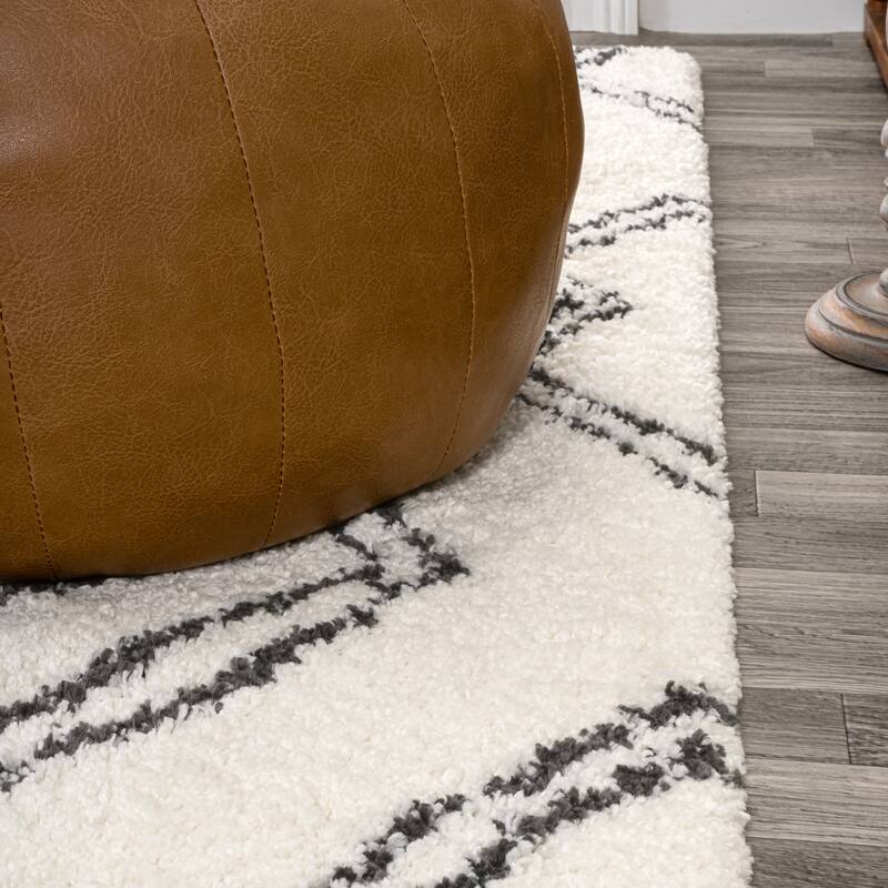 JONATHAN Y Alaro Moroccan Style Diamond Shag Area Rug
