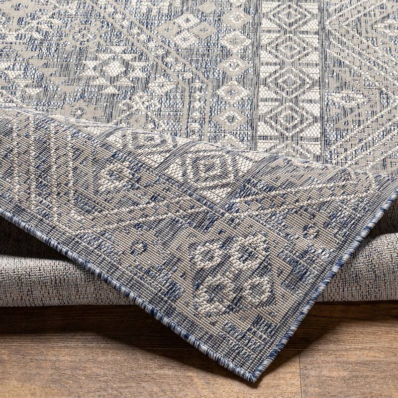 Livabliss Lexi Global Medallion Indoor/ Outdoor Area Rug