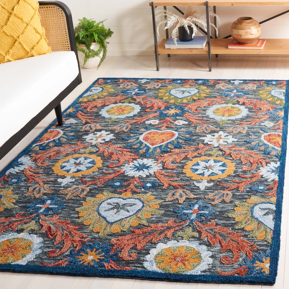 SAFAVIEH Handmade Blossom Maila Modern & Contemporary Wool Rug