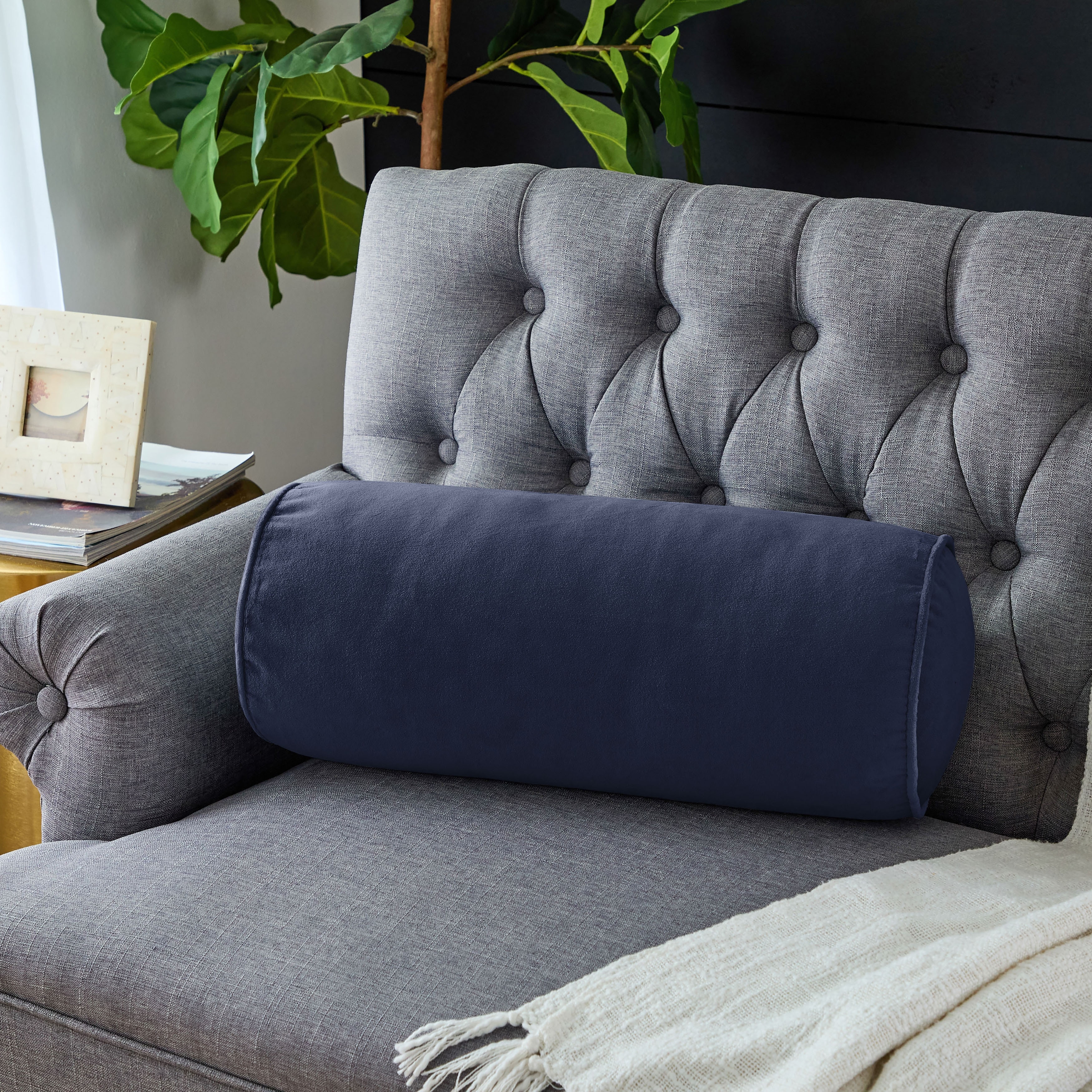 Single bolster outlet pillow