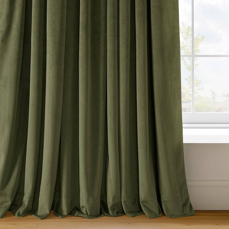 Exclusive Fabrics Signature Hunter Green Velvet Blackout Curtain (1 Panel)