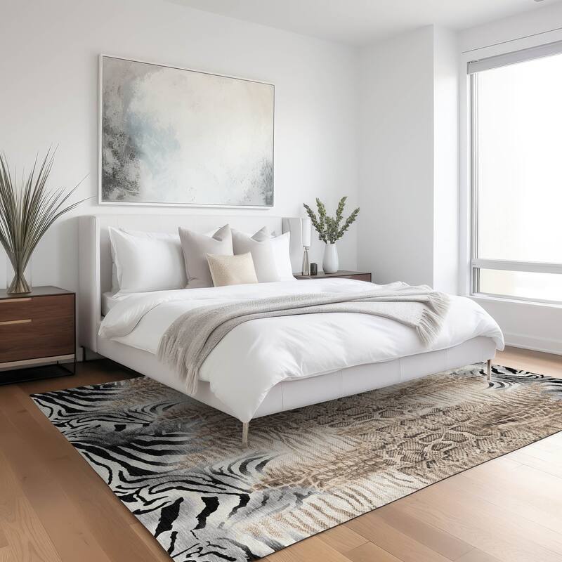 Machine Washable Indoor/ Outdoor Modern Animal Print Chantille Rug