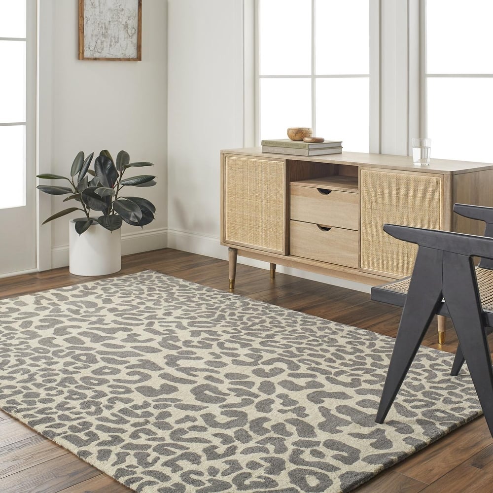 Hand-tufted Jungle Animal Print Wool Area Rug