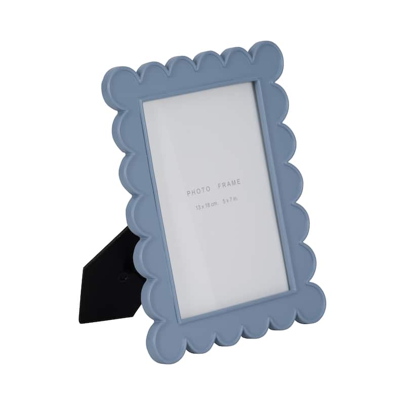Sagebrook Home Resin Picture Frame with Scalloped Edges and Built-In Stand