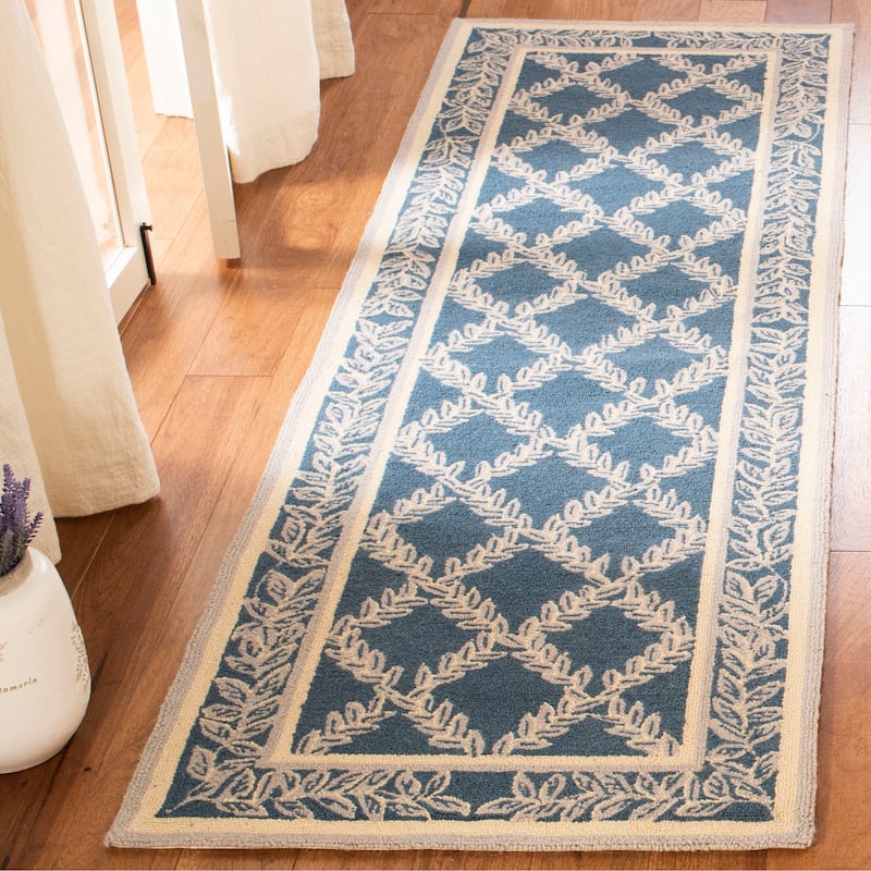 SAFAVIEH Handmade Chelsea Kimber Trellis French Country Wool Rug
