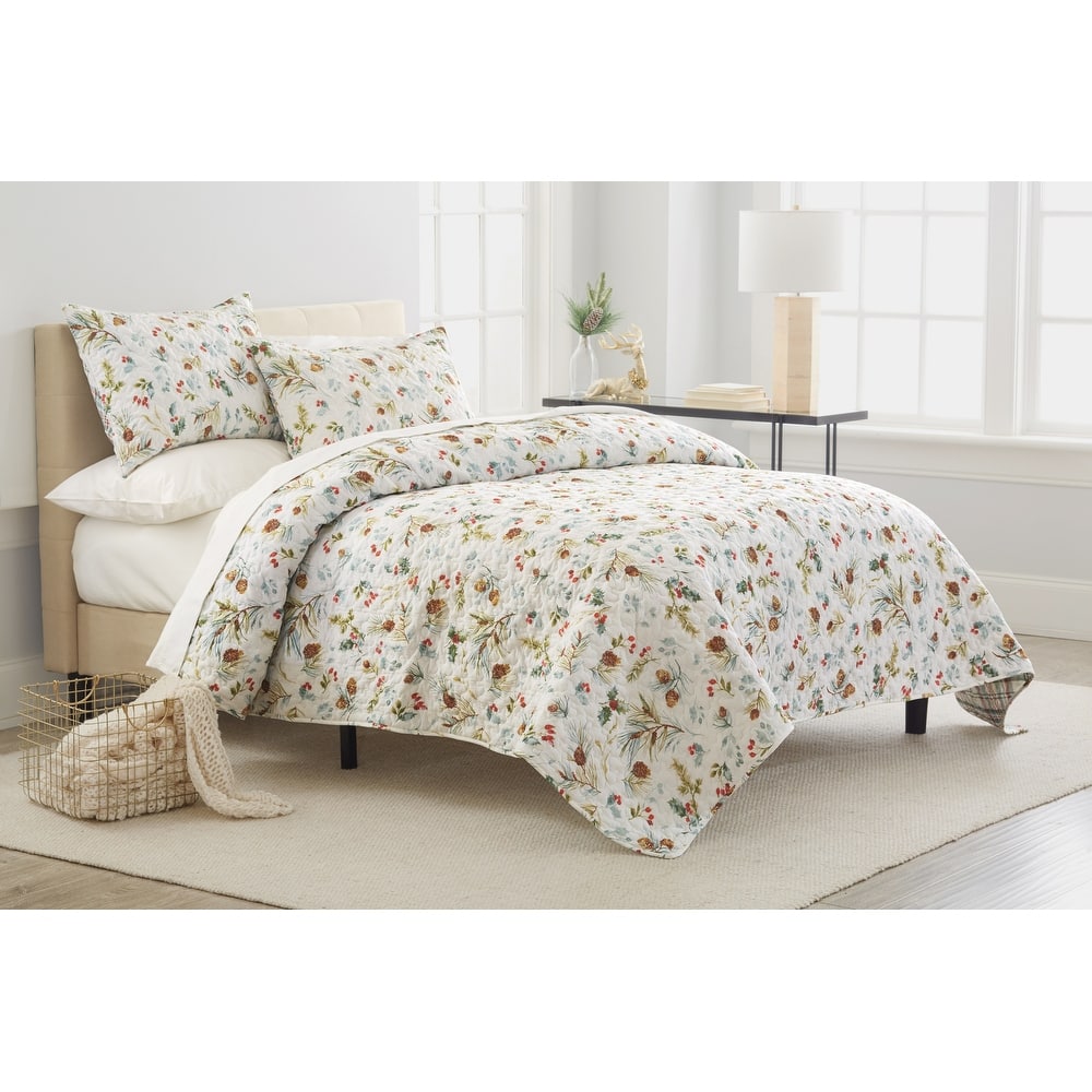 Pinecones & Berries Cotton Quilt Set - Reversible and Machine Washable
