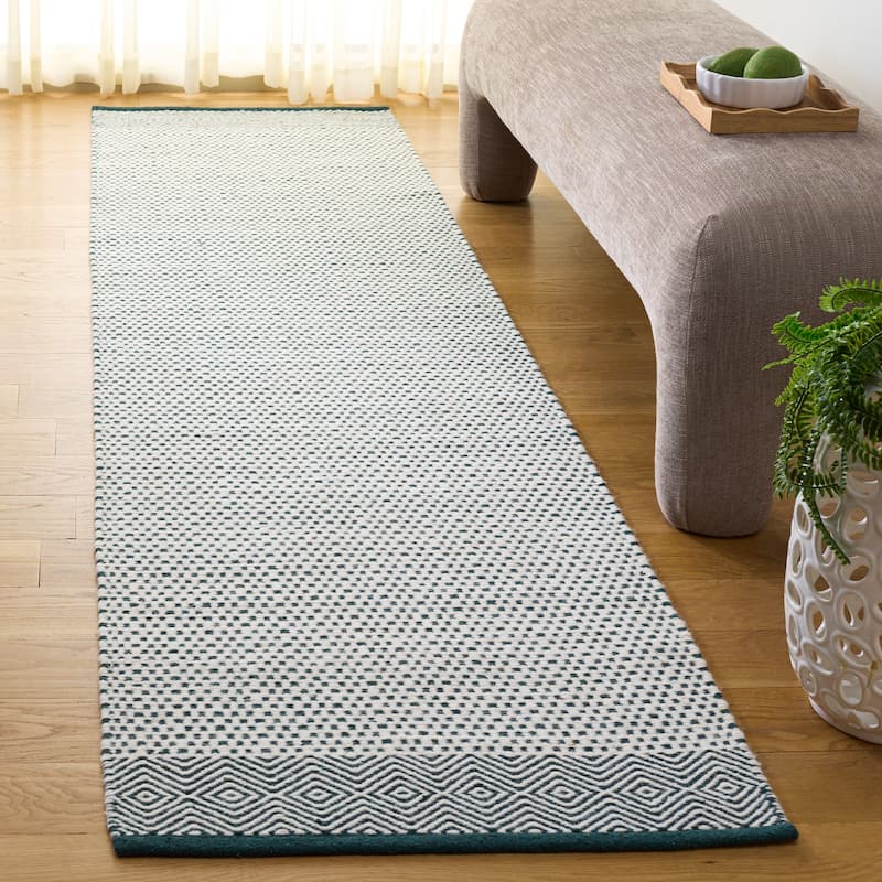 SAFAVIEH Handmade Kilim Mairwen Cotton & Wool Rug