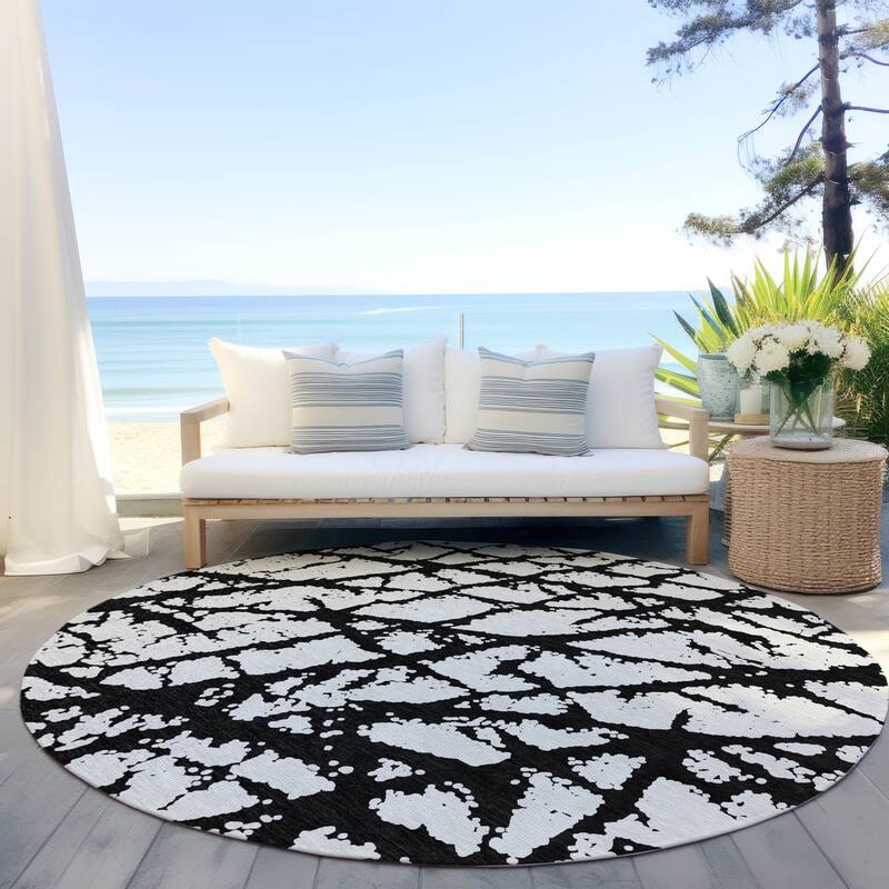 Machine Washable Indoor/ Outdoor Abstract Contemporary Chantille Rug - Black - 8' x 8'