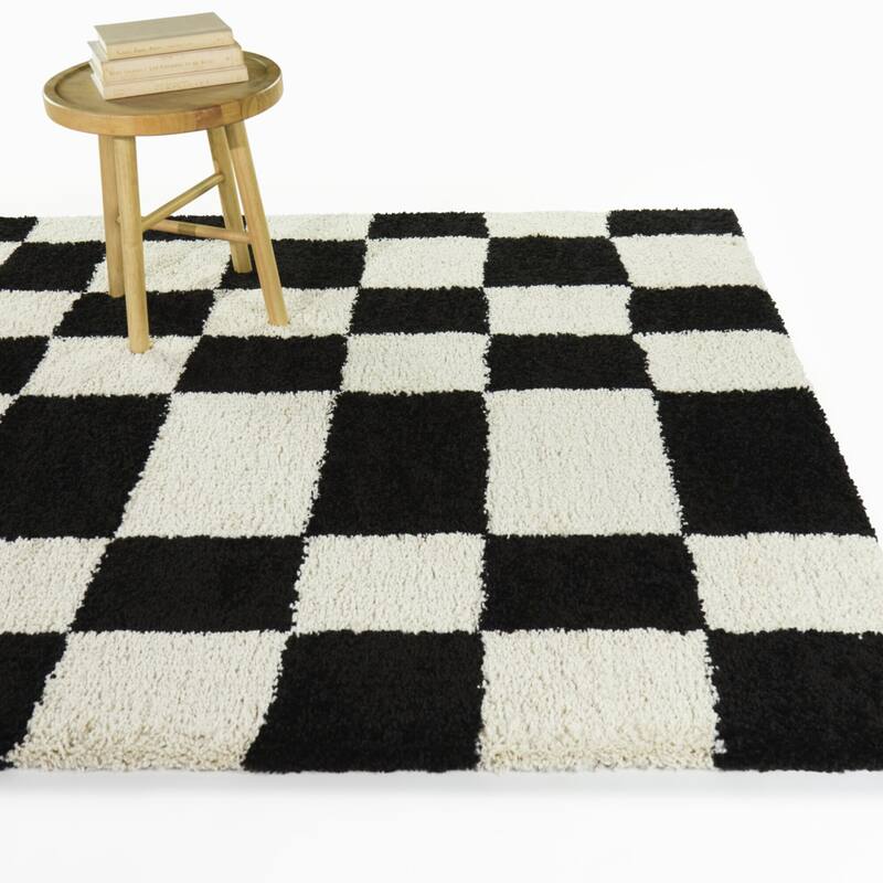 Leslie Checkered Shag Area Rug - 5'3" x 7' - Brown