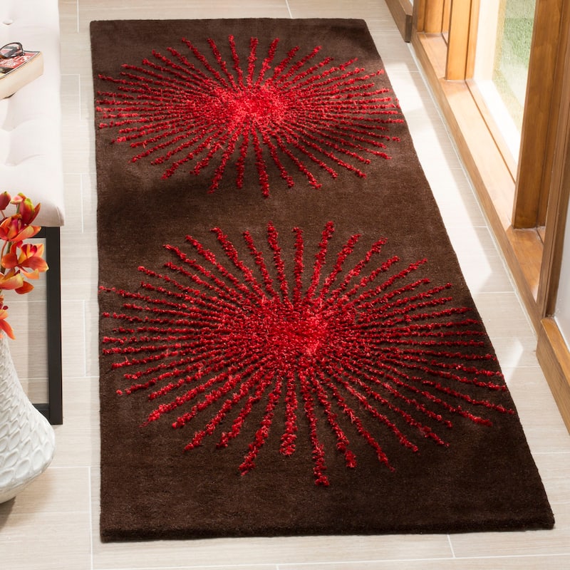 SAFAVIEH Handmade Soho Marsilia Burst New Zealand Wool Rug - 2'6" x 10' Runner - Brown/Red - Runner