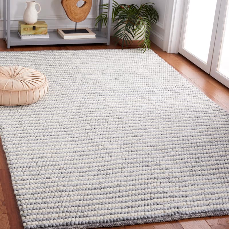 Martha Stewart by SAFAVIEH, Handmade Lisaveta Modern Wool Rug - 4' x 6' - Ivory/Grey