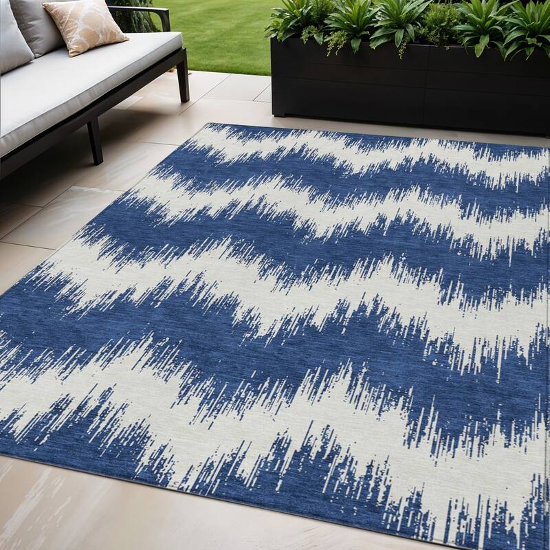 HomeRoots Chevron Transitional Rectangle Outdoor Rug - 5' X 8'