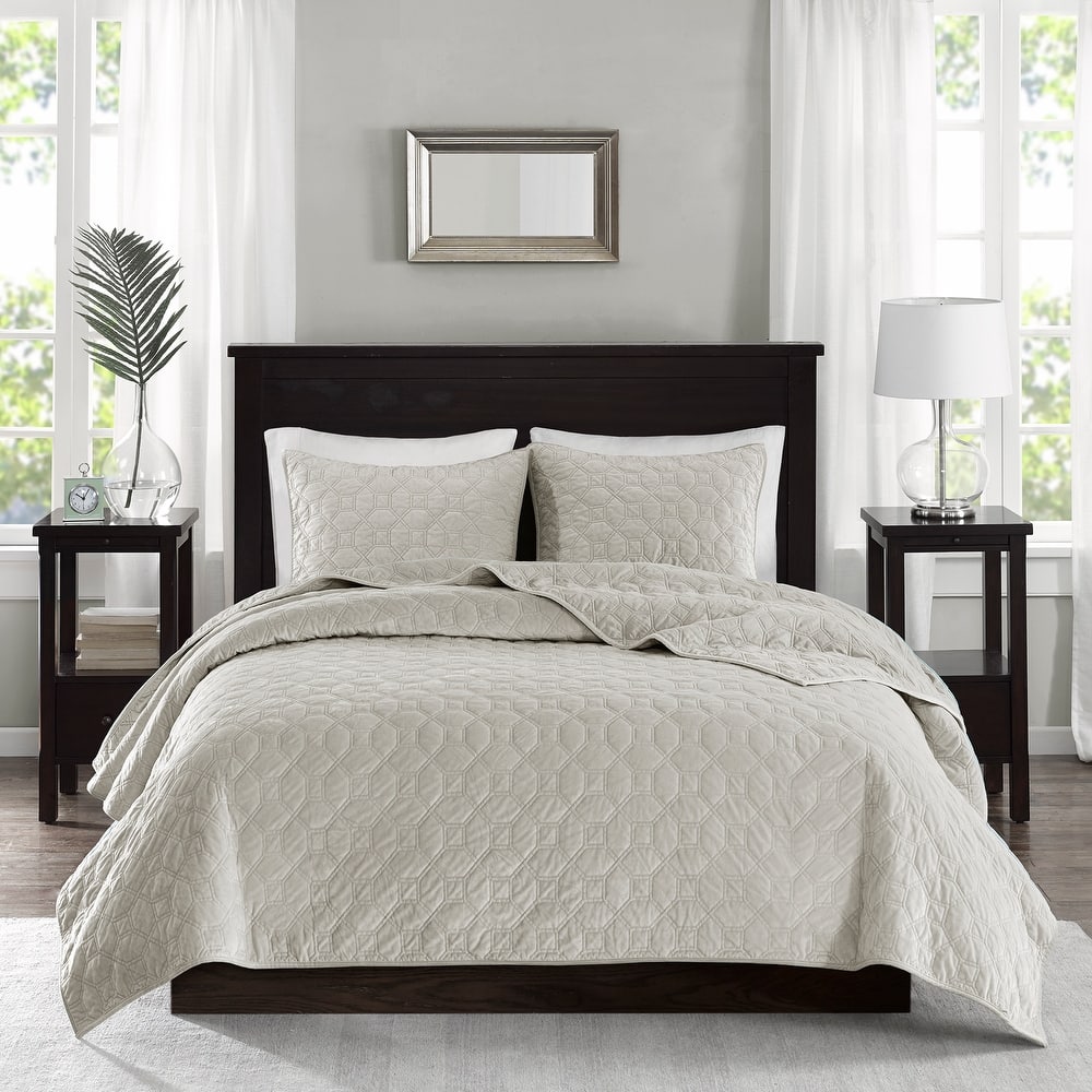 Madison Park Emery 3 Piece Velvet Quilt Set