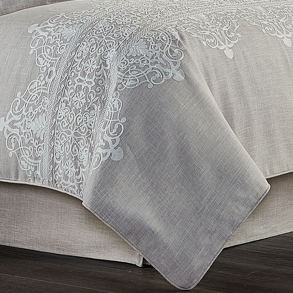 J. Queen New York Aimee Comforter Set