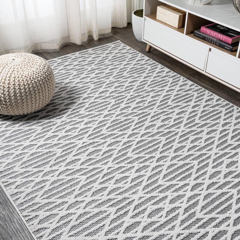 JONATHAN Y Jazz High-Low Pile Moroccan Diamond Modern Indoor/Outdoor Area Rug