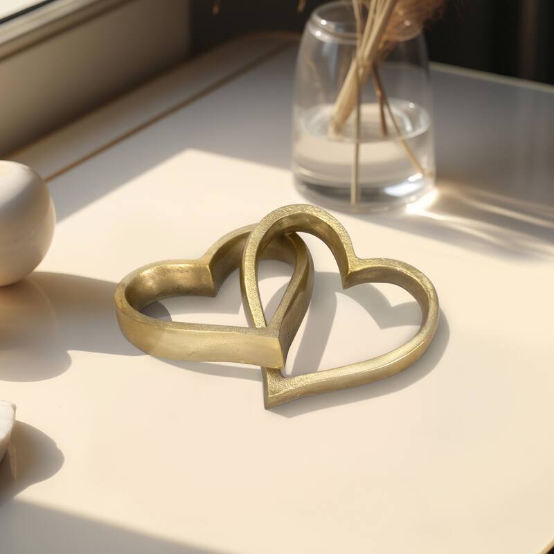 Sagebrook Home Gold Linked Metal Heart Chain, Aluminum, 9 Inches, Artistically crafted - 9" x 5" x 2"