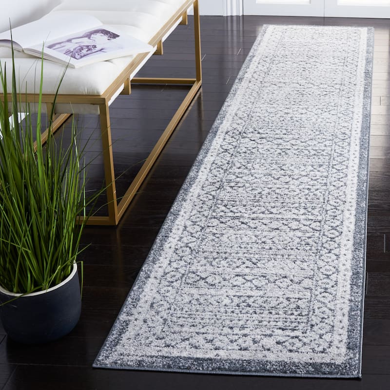 SAFAVIEH Toscana Amber Geometric Rug - 2' x 9' Runner - Grey/Ivory