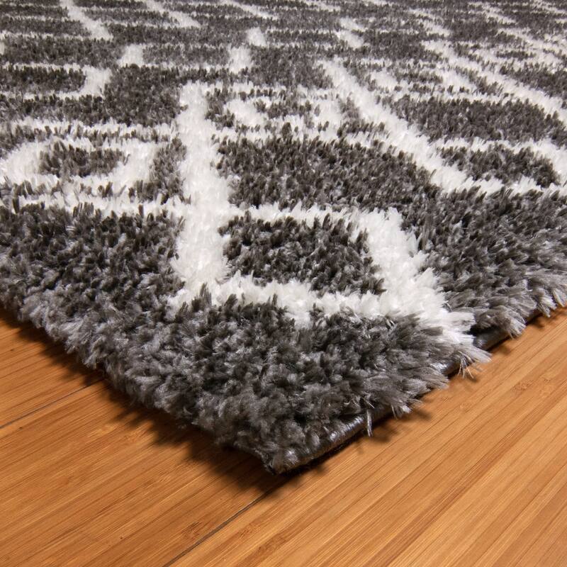 Gertmenian Thayer Jamila Modern Tribal Grey/White Shag Area Rug