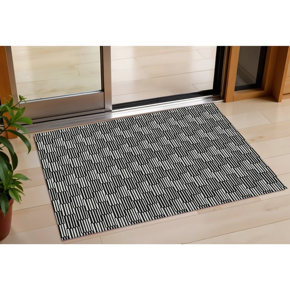 HomeRoots Geometric Transitional Rectangle Outdoor Rug