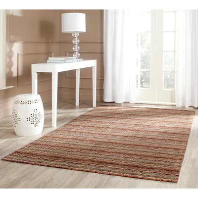 SAFAVIEH Handmade Himalaya Ylfa Modern Wool Rug