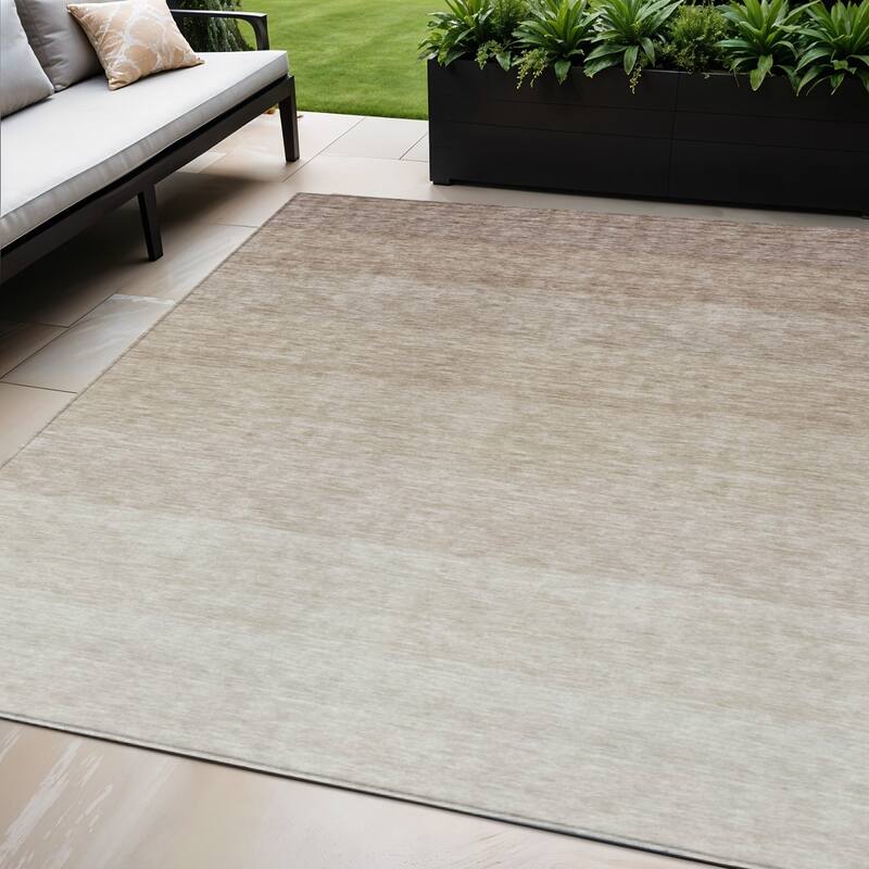 HomeRoots Ombre Transitional Rectangle Outdoor Rug - 5' X 8'