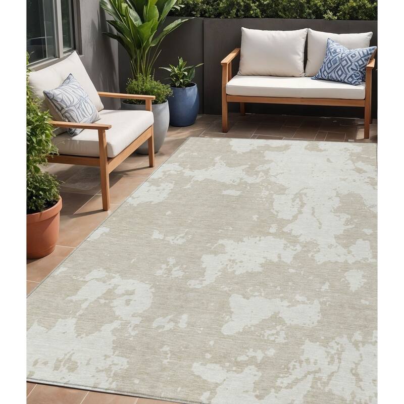 HomeRoots Abstract Transitional Rectangle Outdoor Rug - 5' X 8'