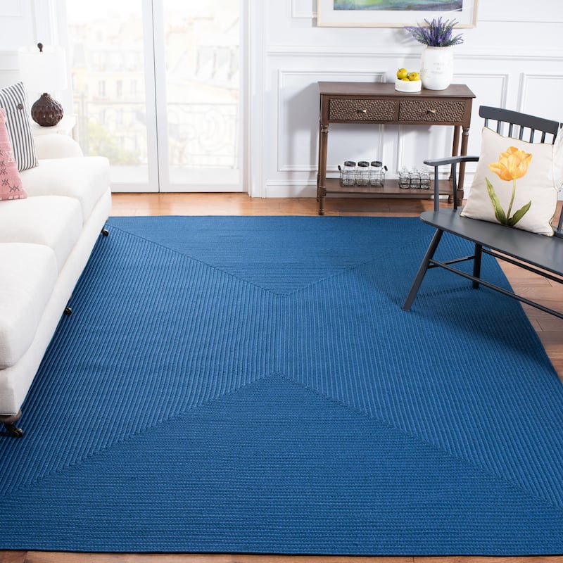 SAFAVIEH Handmade Braided Country Casual Lavada Rug