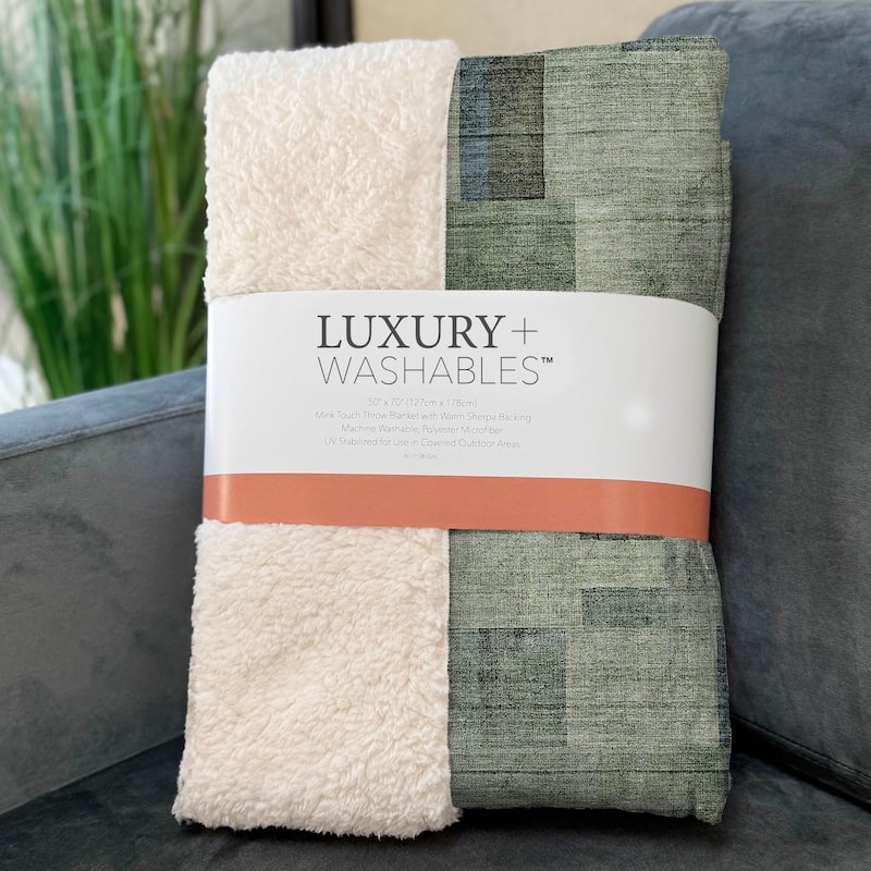 Premium Machine Washable Casual Geo Sherpa Throw Blanket