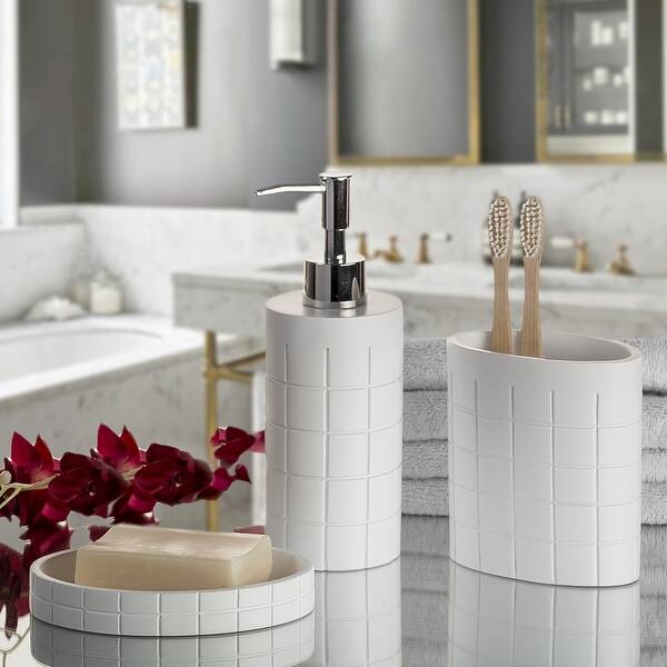 https://ak1.ostkcdn.com/images/products/is/images/direct/6e7e6ca0740b0e91513a24042a64824f837559e2/Polar-White-3-Piece-Decorative-Bathroom-Accessory-Set.jpg?impolicy=medium