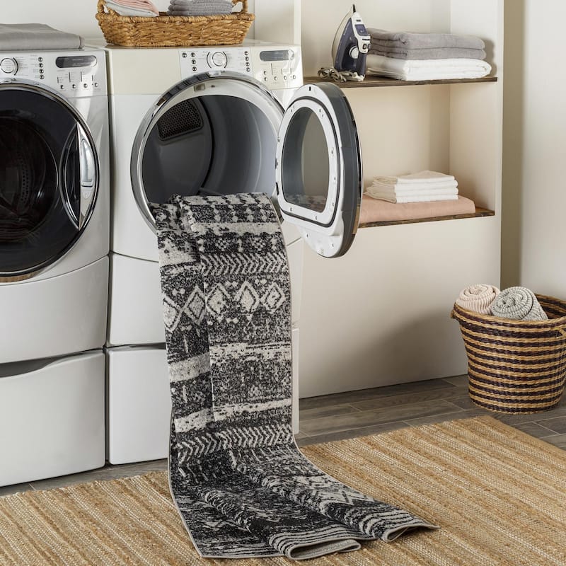 Livabliss Lavadora Vintage Washable Area Rug
