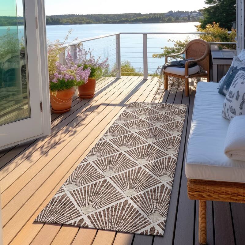 Machine Washable Indoor/ Outdoor Chantille Modern Shells Rug - Brown - 2'3" x 7'6"