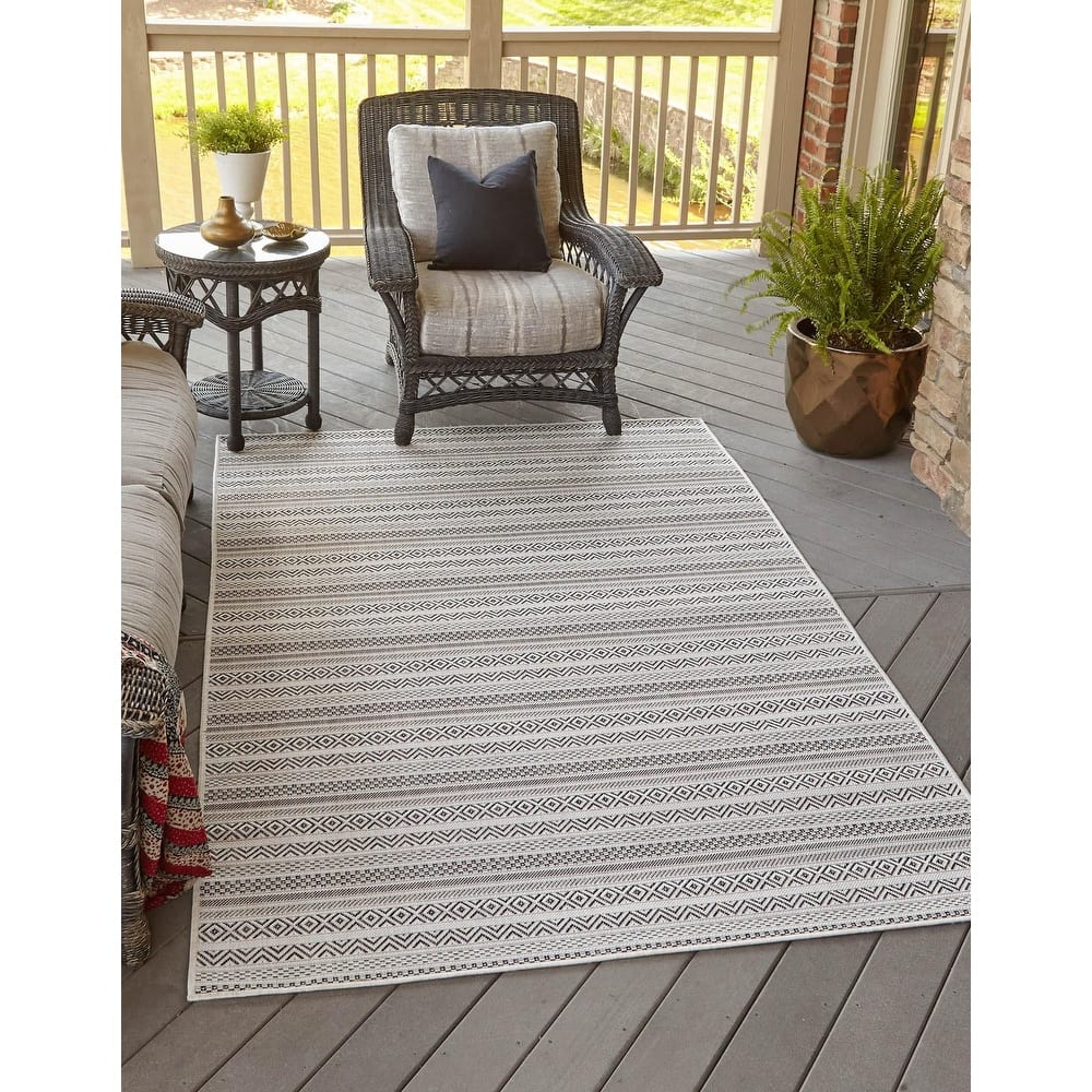 Outdoor Laaset Collection Area Rug