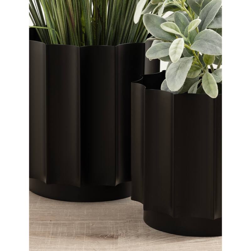 Kate and Laurel Scalone Metal Planter Set