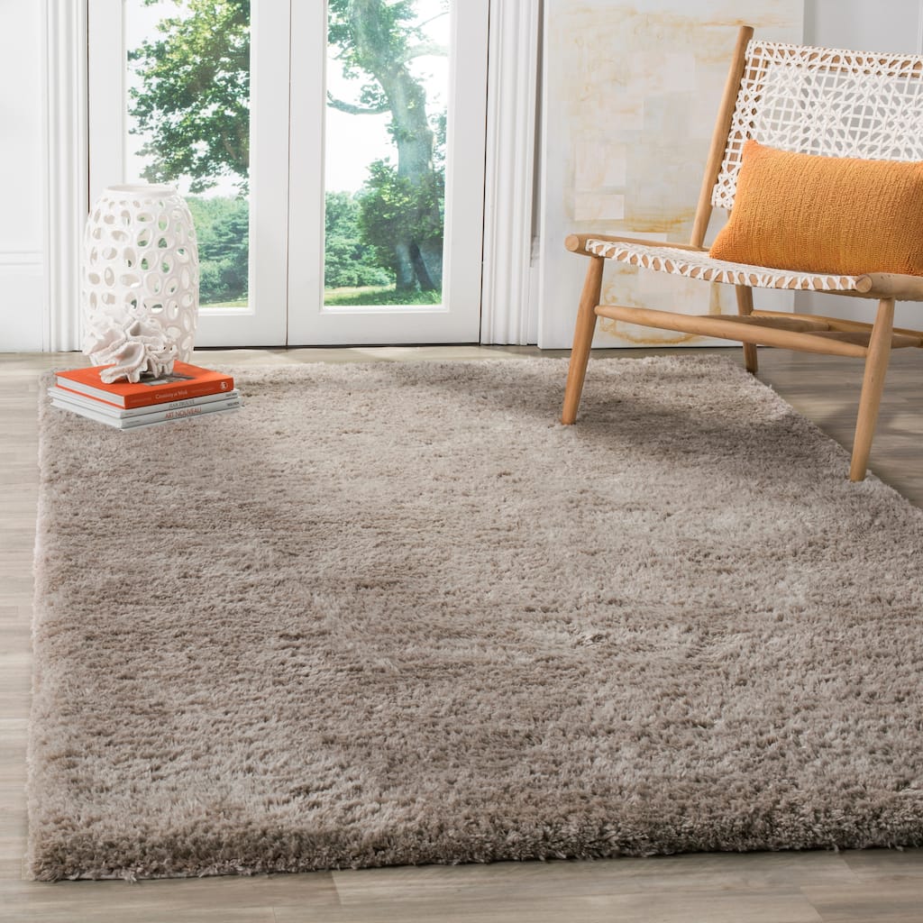 SAFAVIEH Handmade Sheep Shag Dochia Solid Polyester Rug