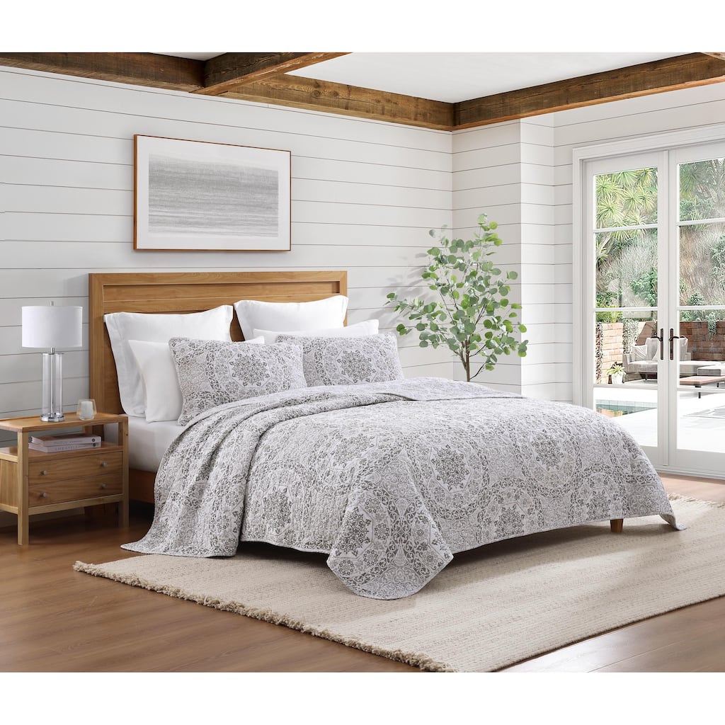 Ravenna Medallion Grey 3-Piece Cotton Reversible Quilt Set