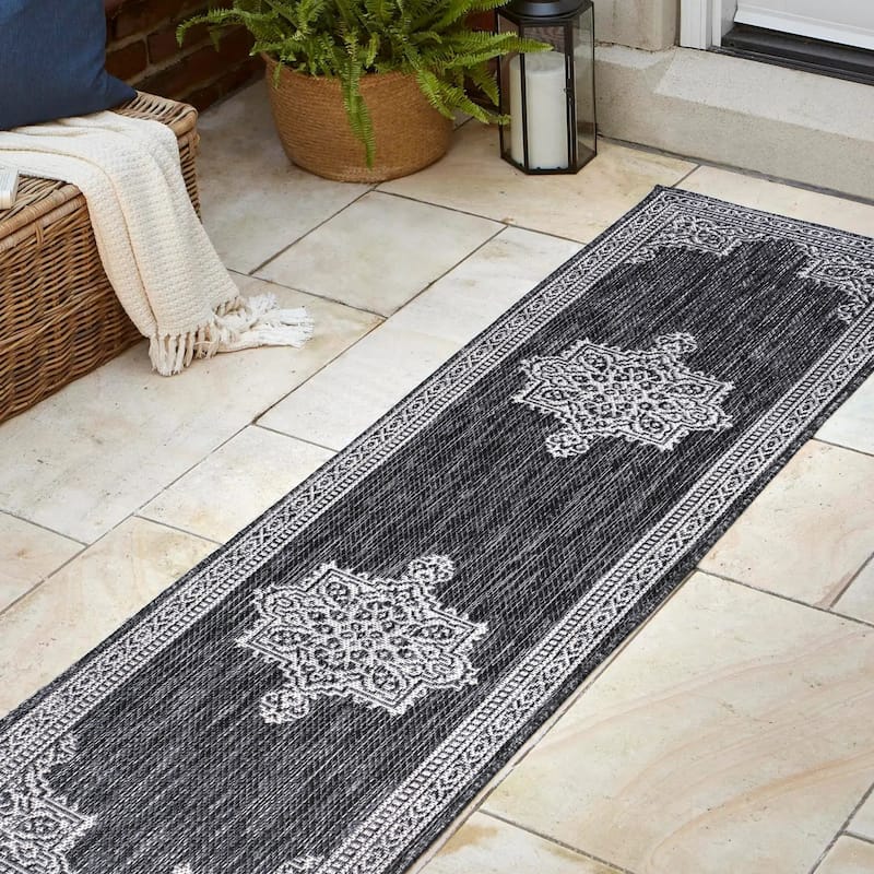 JONATHAN Y Casual Medallion Indoor/Outdoor Area Rug