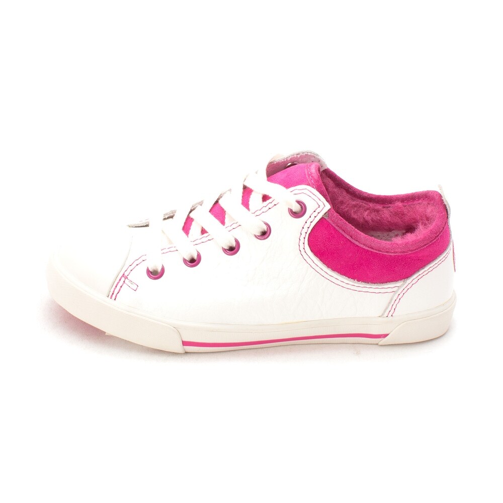 girl low top uggs
